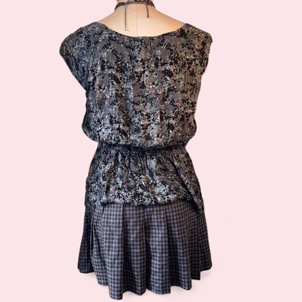 Cute vintage Y2K black, grey & blush floral blouse - Picture 3 of 4